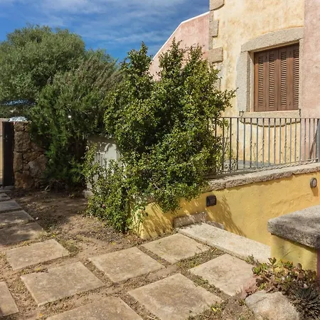 Apartmán Pittulongu Comfy Apt - W/ Private Parking & Pool Olbia