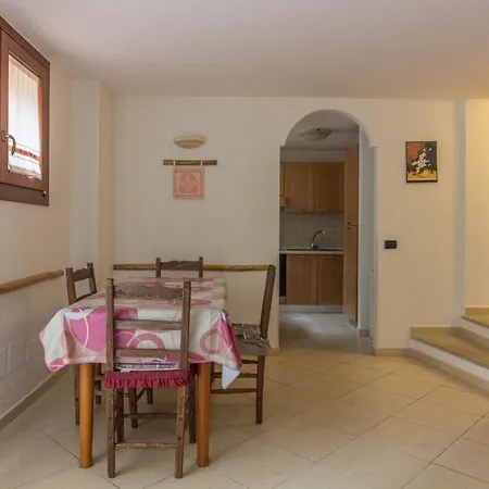 Pittulongu Comfy Apt - W/ Private Parking & Pool Apartmán Olbia